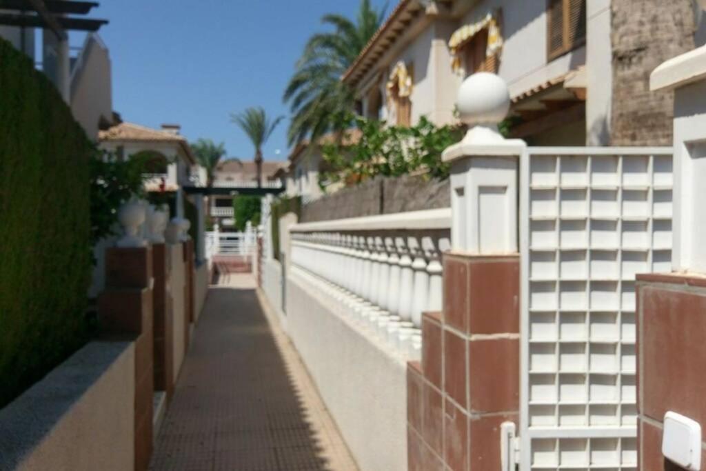 La Casa De La Palmera Apartman Torrevieja Kültér fotó